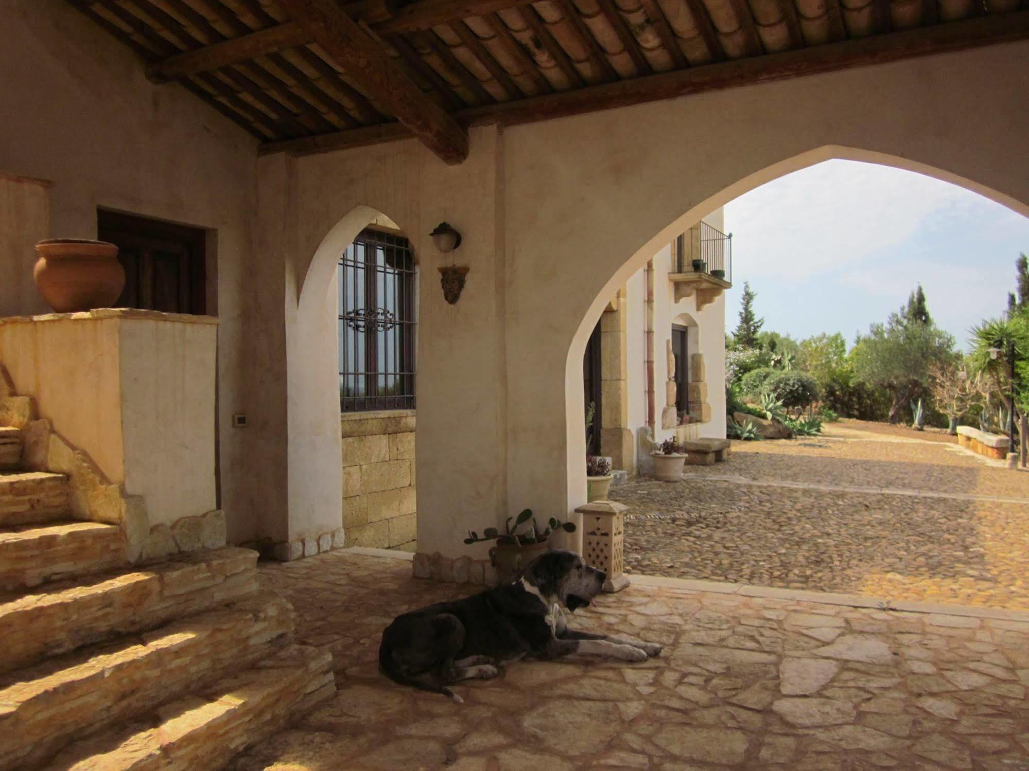 Casale Alma Bed & Breakfast Marsala Exterior photo