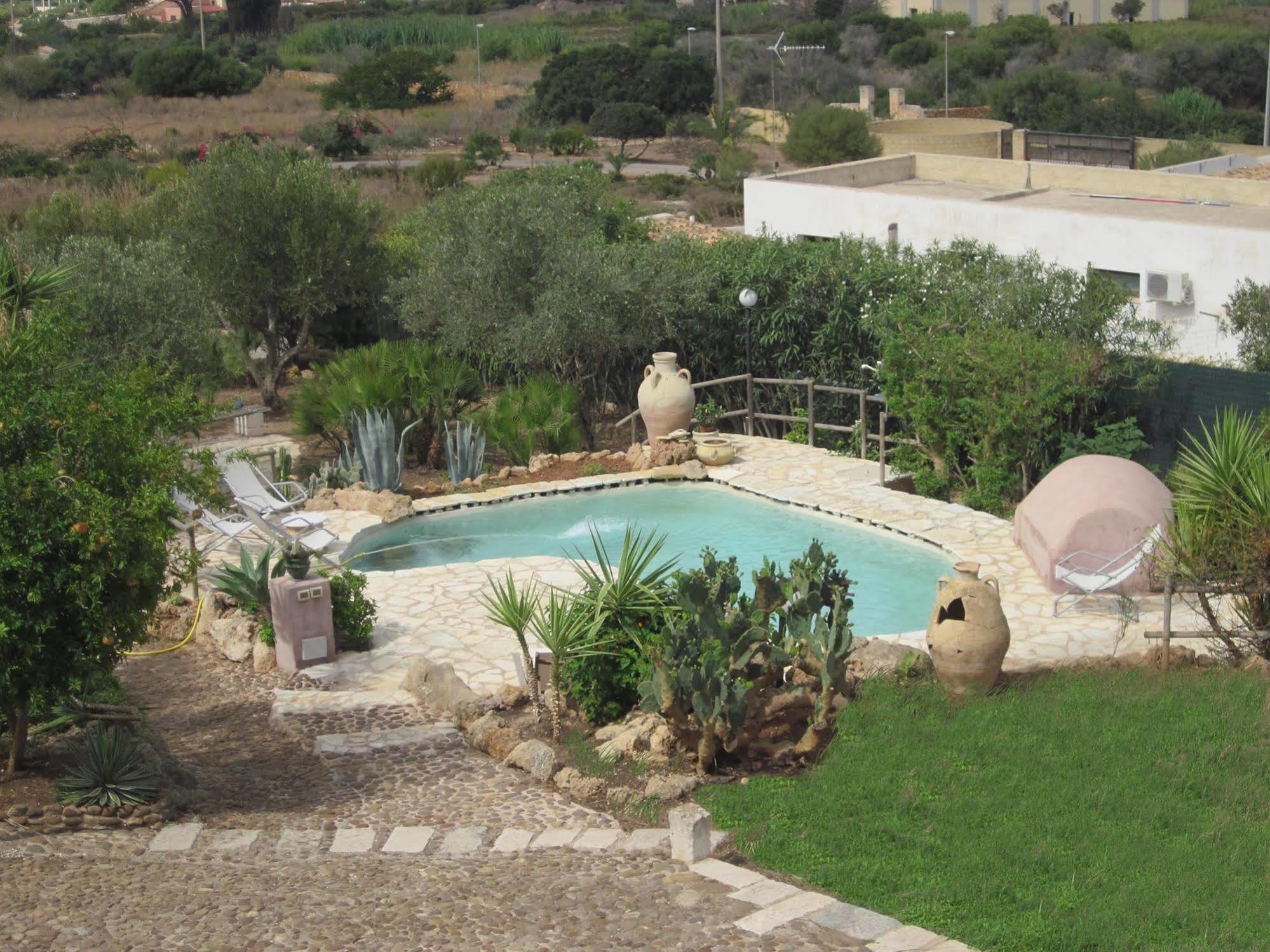 Casale Alma Bed & Breakfast Marsala Exterior photo