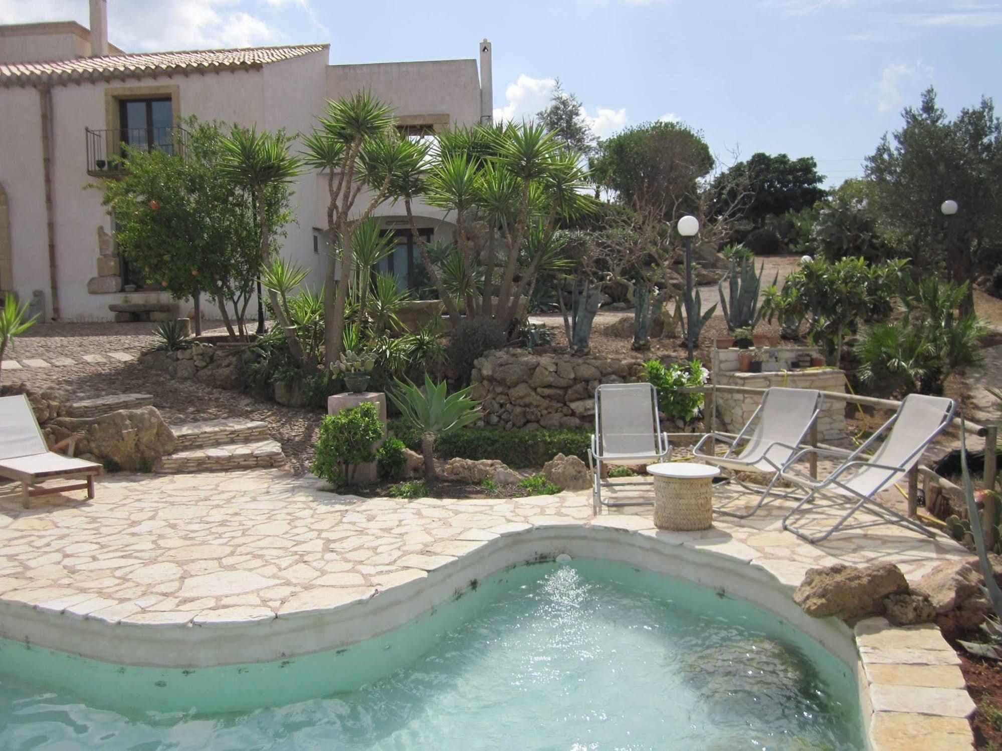 Casale Alma Bed & Breakfast Marsala Exterior photo
